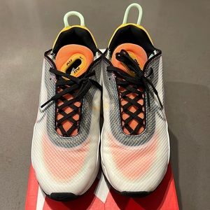 Woman’s Airmax 2090